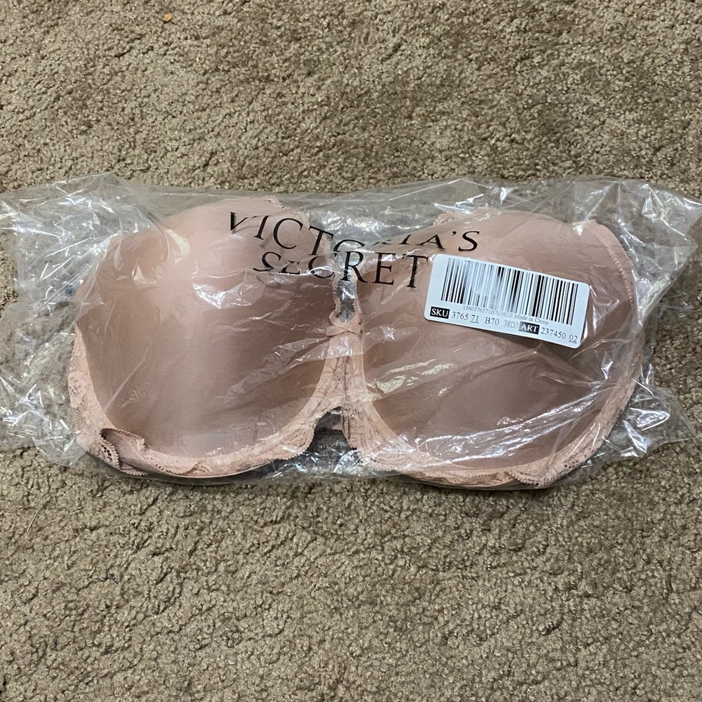 Victoria’s Secret Dream Angels Lined Demi Bra